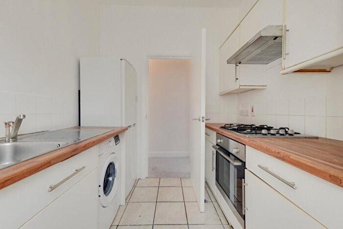 1 Bedroom Flat To Rent In Rockmount Road, Plumstead, London, SE18