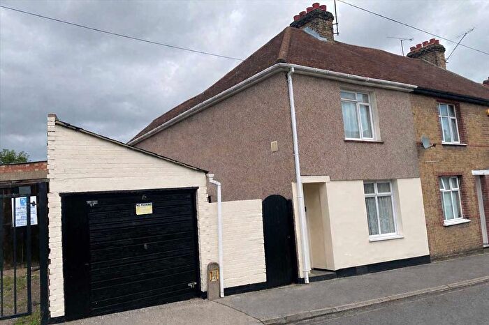 3 Bedroom End Terrace House For Sale In Empress Road, Gravesend, DA12