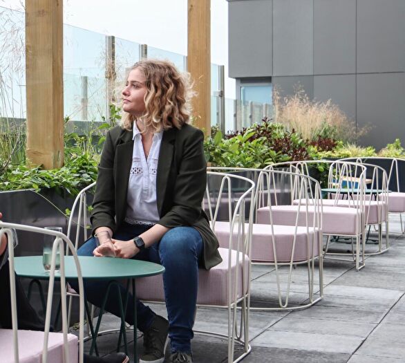 2 Bedroom Flat To Rent In Thames Quarter, Reading, RG1