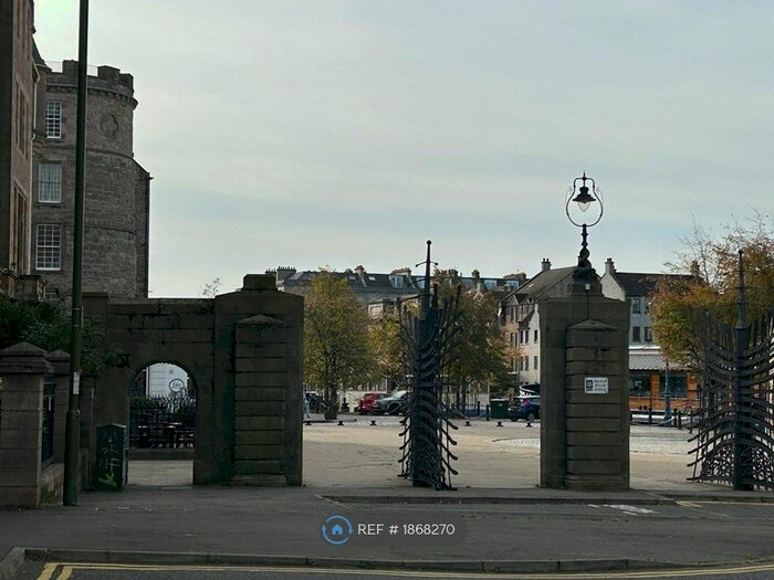 2 Bedroom Flat To Rent In Tower Place, Edinburgh, EH6