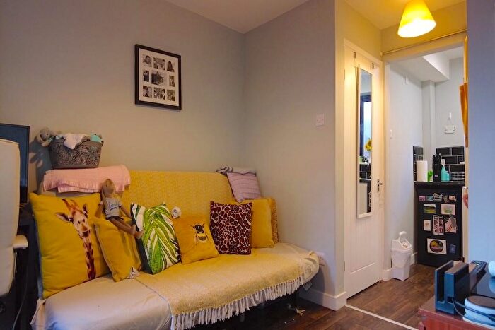 Apartment To Rent In Studio Apartment - Off Monks Road - Allocated Parking, LN2