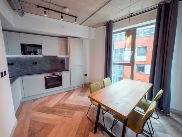 2 Bedroom Apartment To Rent In Ancoats Gardens :: Manchester, M4
