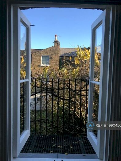 2 Bedroom Flat To Rent In Shenley Road, London, SE5