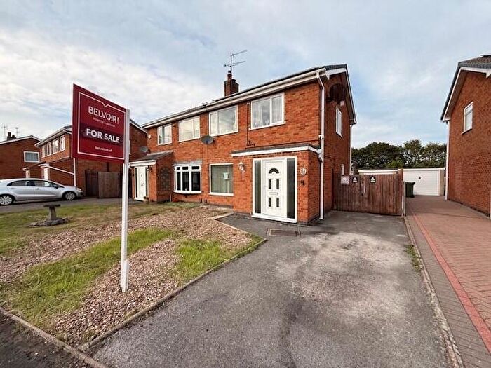 3 Bedroom Semi-Detached House For Sale In Kensington Avenue, Loughborough, LE11