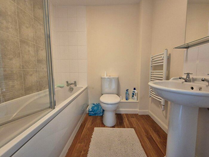 2 Bedroom Apartment To Rent In Golden Orchard, Halesowen, B62
