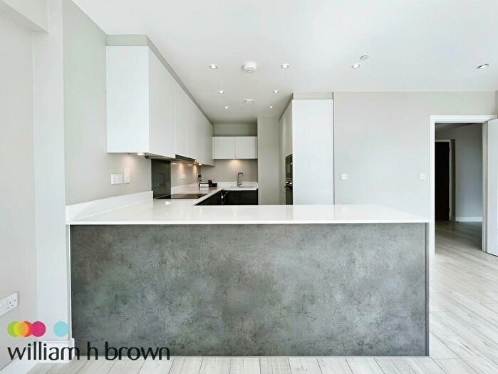 2 Bedroom Apartment To Rent In Victoria Avenue, Southend-On-Sea, SS2