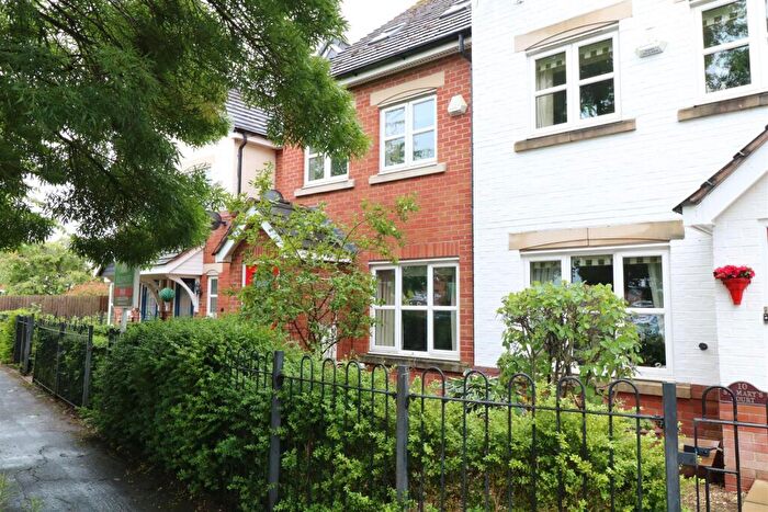 4 Bedroom Mews To Rent In St. Marys Court, Kenilworth, CV8