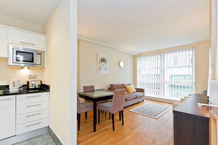 2 Bedroom Flat To Rent In Leather Lane, Holborn, EC1N