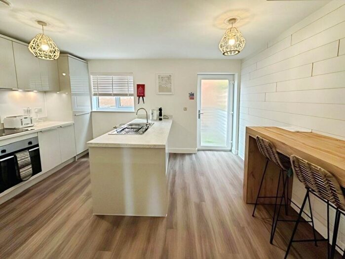 2 Bedroom Flat To Rent In Crest Way, Newcastle Upon Tyne, NE24