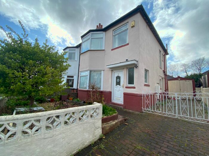 3 Bedroom Semi-Detached House To Rent In Roxholme Avenue, Leeds, LS7