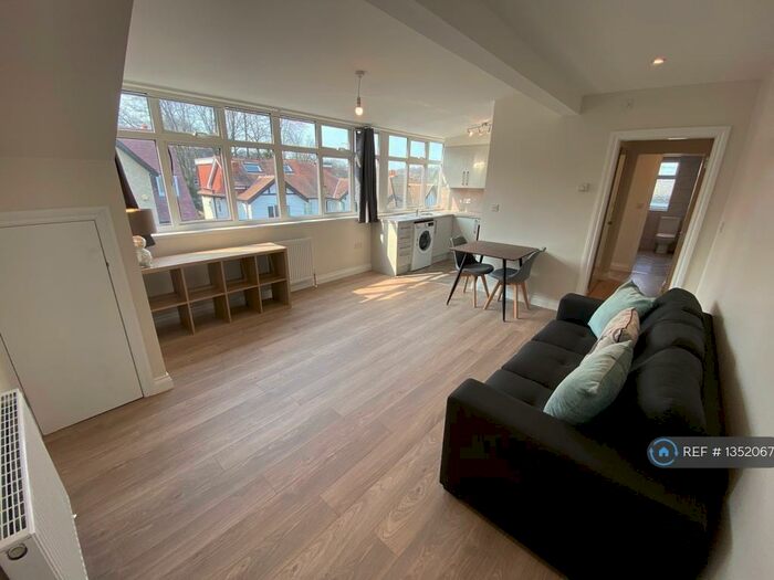 1 Bedroom Flat To Rent In Balbec Avenue, Leeds, LS6