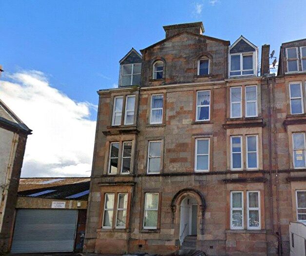2 Bedroom Apartment For Sale In George Square, Greenock, Inverclyde, PA15