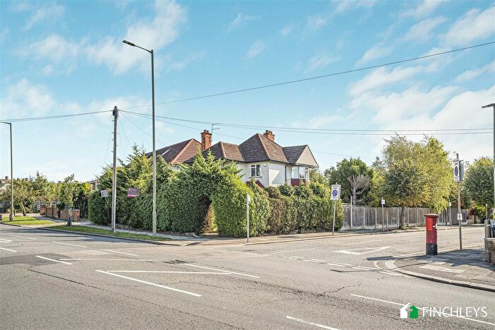 5 Bedroom Detached House For Sale In Selvage Lane, Mill Hill, NW7