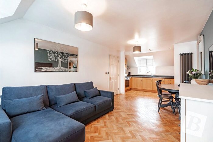 2 Bedroom Flat For Sale In Victoria Road, Ongar, Essex, CM5