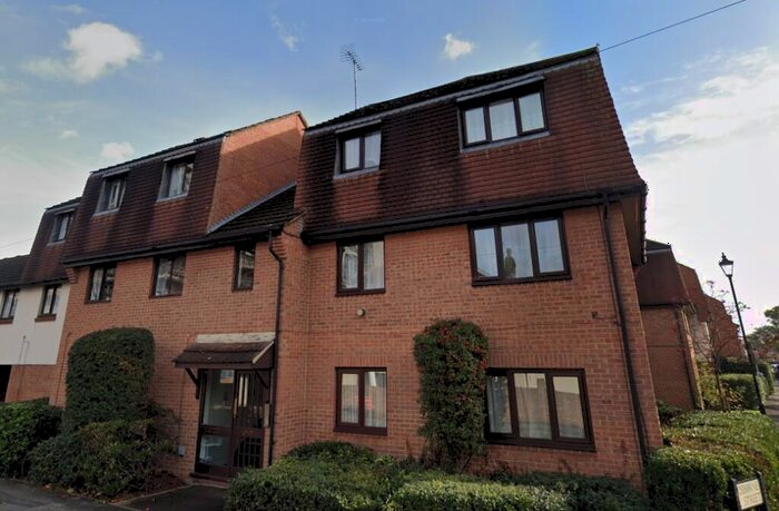 2 Bedroom Apartment To Rent In Church Street, Slough, Berkshire, SL1
