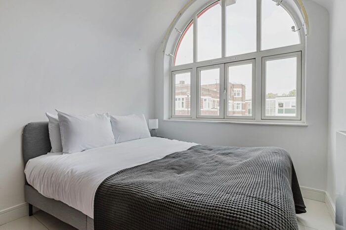 Studio To Rent In Saint Pancras, London, WC1H