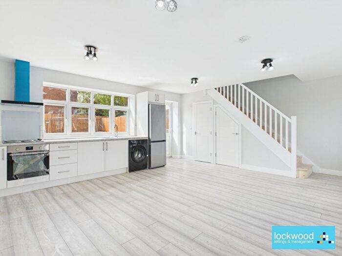 2 Bedroom Property To Rent In Town Lane, Stanwell, TW19