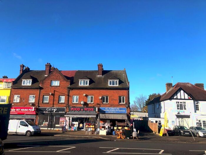 3 Bedroom Flat To Rent In Yeading Lane, Yeading, Hayes, UB4