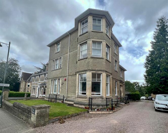 1 Bedroom Flat To Rent In Church Street, Malvern, WR14