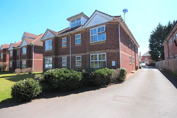 2 Bedroom Flat To Rent In Richmond Park Road, Bournemouth, BH8