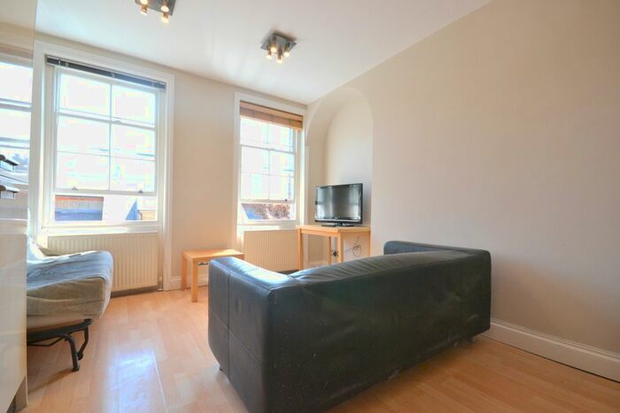 3 Bedroom Flat To Rent In Queenstown Road, Battersea, SW8