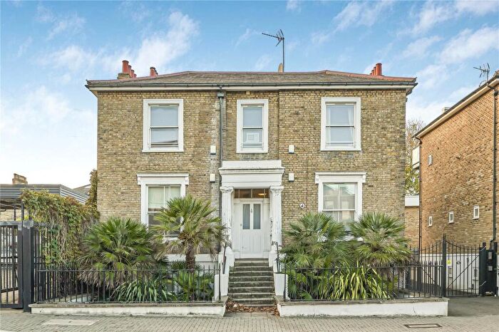 1 Bedroom Flat For Sale In Balham Grove, London, SW12