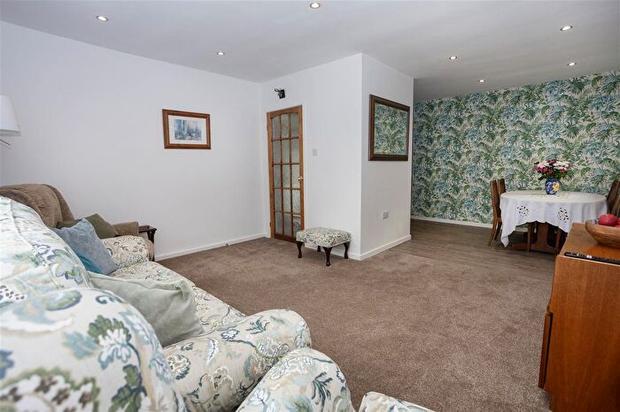 2 Bedroom Detached Bungalow For Sale In Park Crescent, Eastwood, Nottingham, NG16