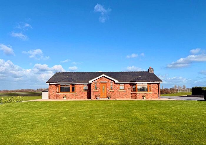 2 Bedroom Detached Bungalow For Sale In Moss Road, Cadishead, Manchester, M44