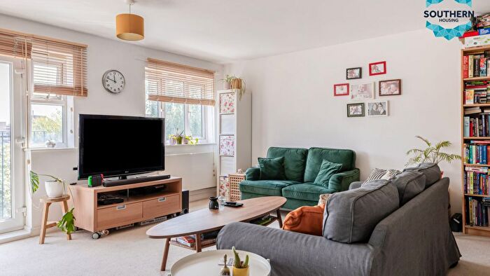 2 Bedroom Flat For Sale In Flat Pavement Square, CR0