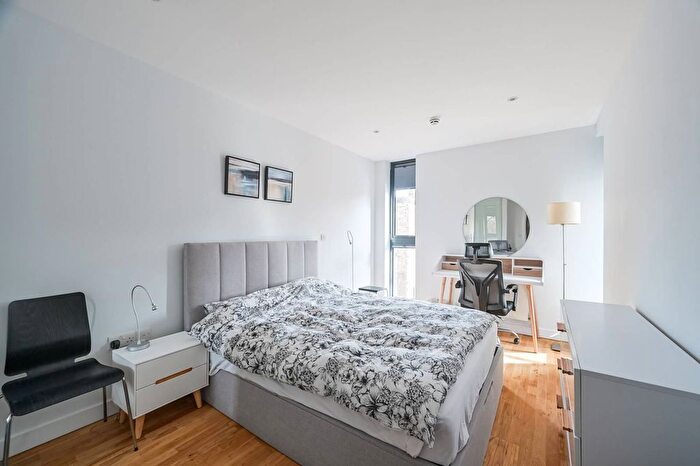 1 Bedroom Flat To Rent In Kings Cross Road, King's Cross, London, WC1X