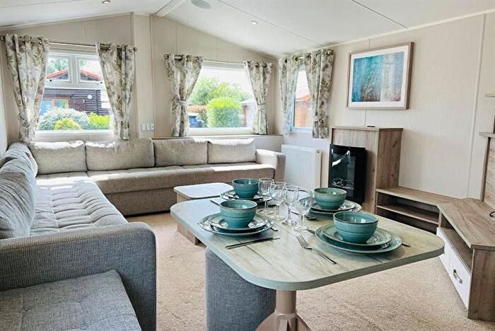 3 Bedroom Park Home For Sale In Newquay, TR8
