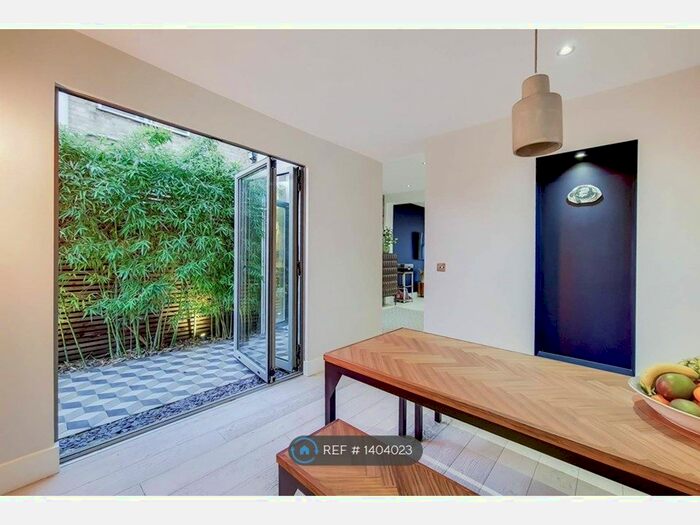 2 Bedroom Maisonette To Rent In Upland Road, London, SE22