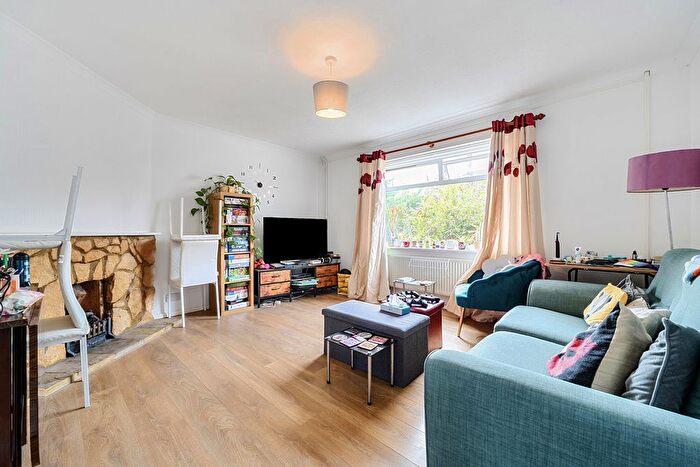 2 Bedroom Semi-Detached House For Sale In Tufton Road, Rainham, Gillingham, ME8