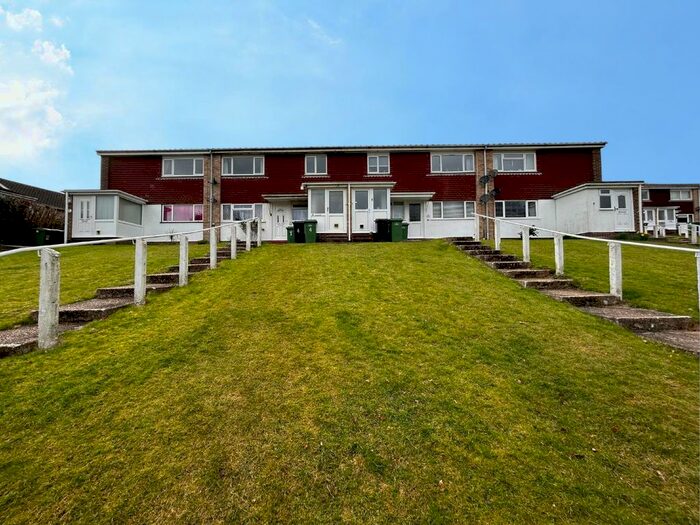 2 Bedroom Flat To Rent In Senlac Way, St. Leonards-On-Sea, TN37