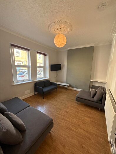 6 Bedroom Terraced House To Rent In North Luton, Cardiff, CF24