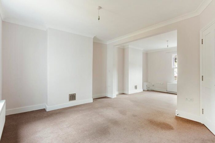 2 Bedroom Terraced House To Rent In , OX2