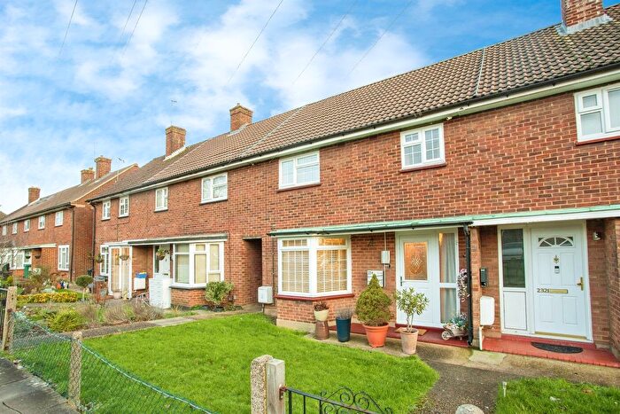 3 Bedroom Terraced House For Sale In High Road, Leavesden, Watford, WD25