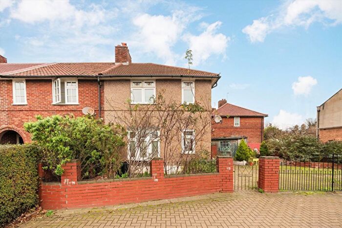 4 Bedroom Property For Sale In Westway, Shepherds Bush, W12