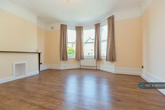 1 Bedroom Flat To Rent In Balham Park Road, London, SW12