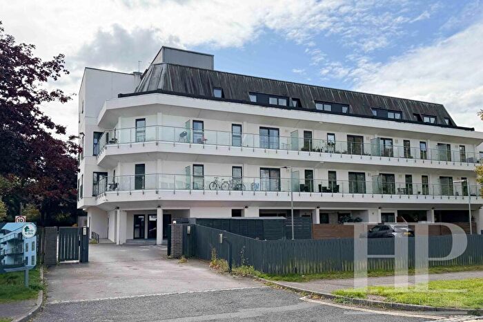 2 Bedroom Flat For Sale In Russell Way, Octagon House Russell Way, RH10