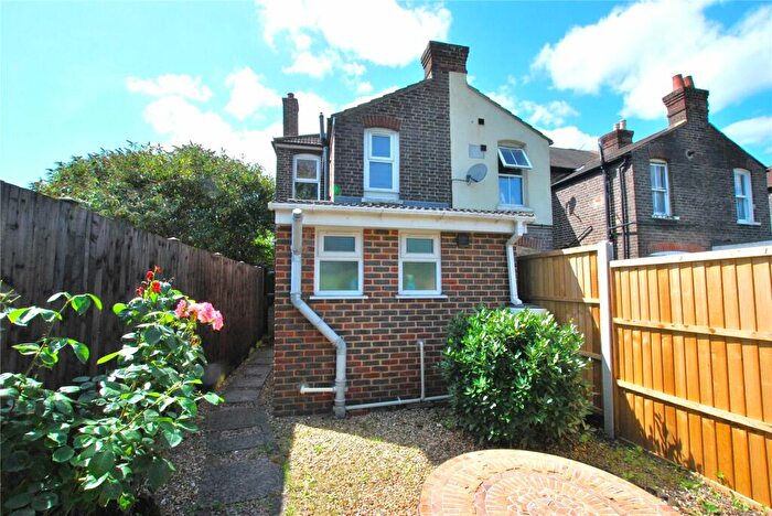 1 Bedroom House Of Multiple Occupation To Rent In Walnut Tree Close, Guildford, Surrey, GU1