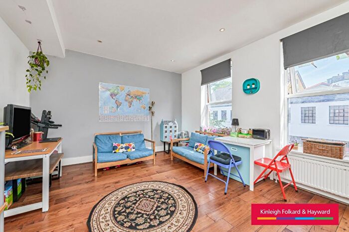 2 Bedroom Flat To Rent In Morrish Road, London, SW2