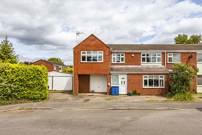 4 Bedroom Semi-Detached House For Sale In California Road, Farndon, Newark, NG24
