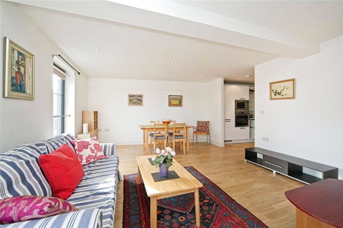 2 Bedroom Flat To Rent In York Way, Kings Cross, N7