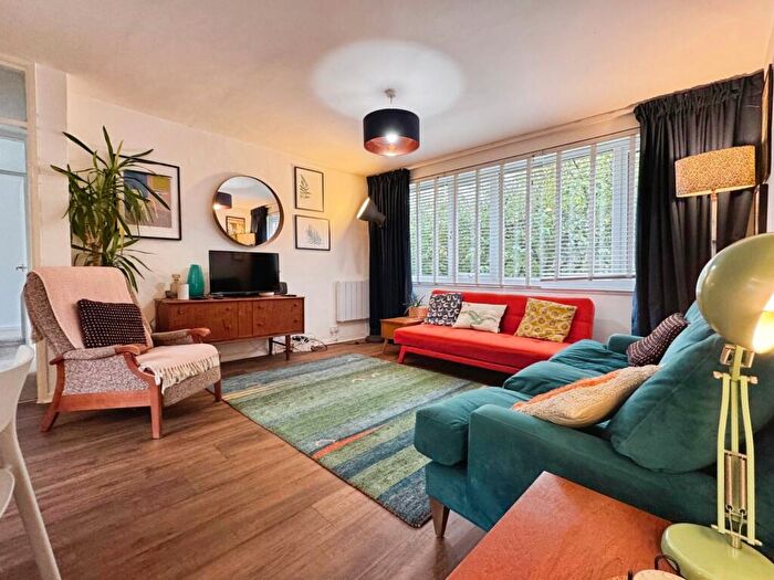 2 Bedroom Flat To Rent In Lapwing Lane, West Didsbury, Manchester, M20
