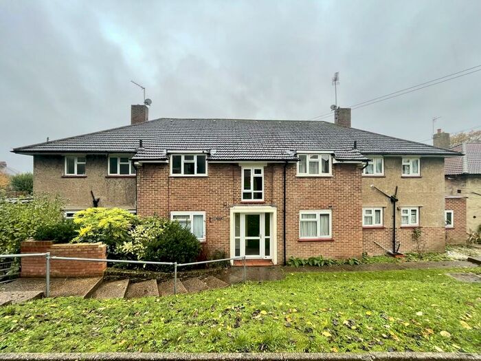 2 Bedroom Apartment To Rent In Lynwood Avenue, Coulsdon, CR5