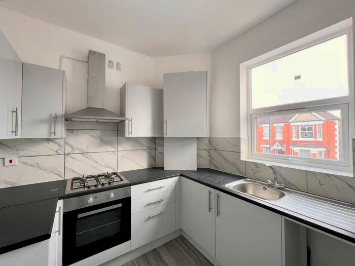 2 Bedroom Flat To Rent In District Road Wembley, HA0