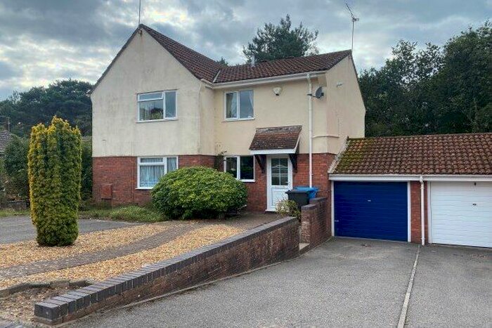 2 Bedroom Property To Rent In Overcombe Close, Poole, BH17