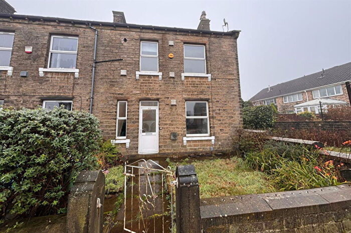 2 Bedroom End Of Terrace House For Sale In New Hey Road, Huddersfield, HD3