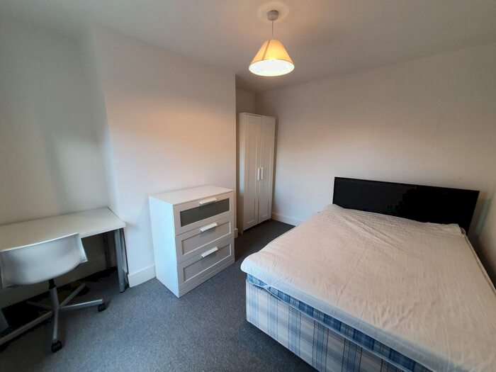 6 Bedroom Detached House To Rent In Bullingdon Road, Oxford, OX4